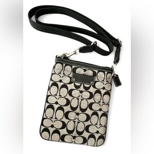 Vintage COACH Black and Cream Crossbody Bag